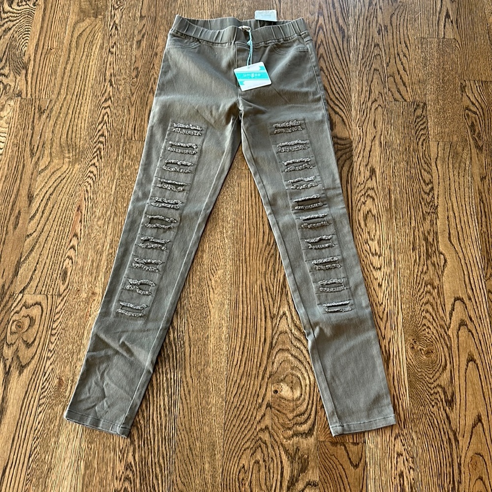 Distressed jeggings